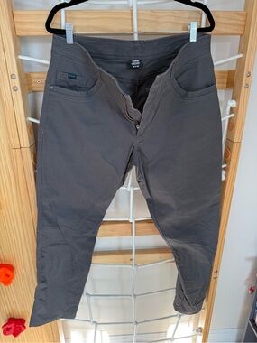Kuhl Revolt Sweat Pant in Taupe